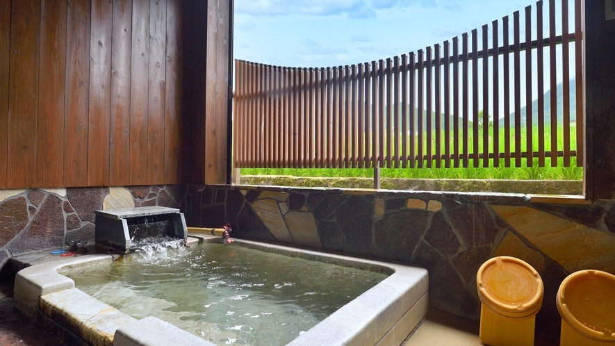 湯布院をのぞむ客室に半露天風呂付きの全6室の宿3927343