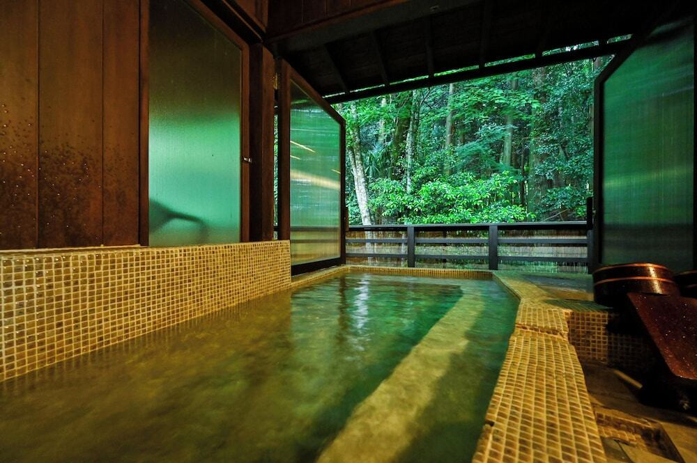 森林ビュー「真朱」　半露天風呂