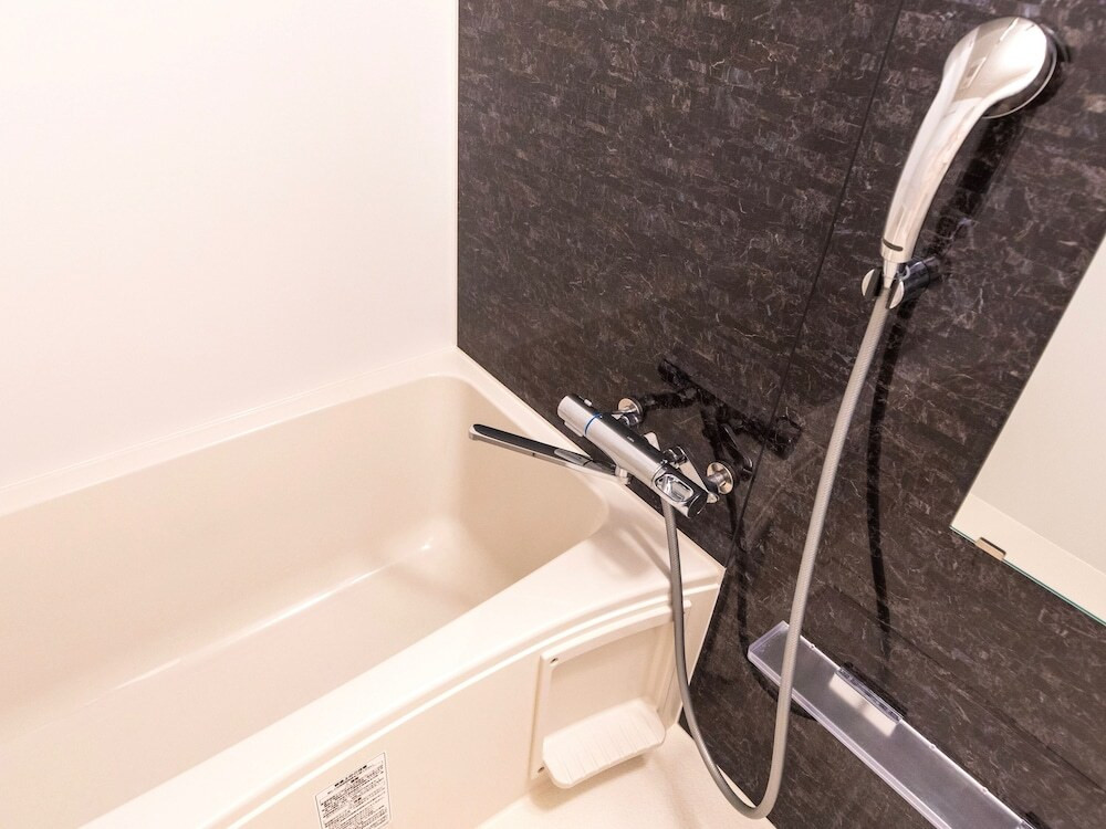 バスルームのシャワー