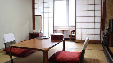 客室内のダイニングエリア / 12