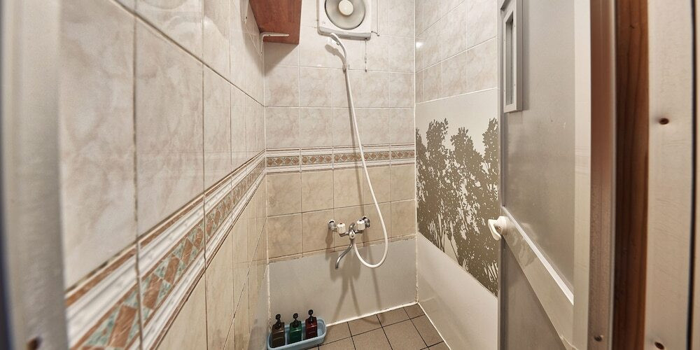 バスルームのシャワー