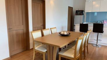 客室内のダイニングエリア / 5