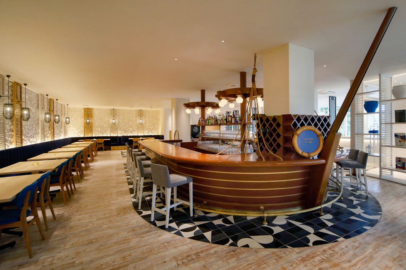 「ラウンジバー ロベルトソン」 内観 153756876 