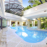 東日本の「屋内プール付きホテル」おすすめ8選！日焼けを気にせずリゾート気分♪