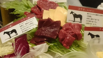 「仕事馬」料理 446968 馬刺しアップ