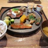 白鷹 源内邸（シラタカゲンナイテイ）