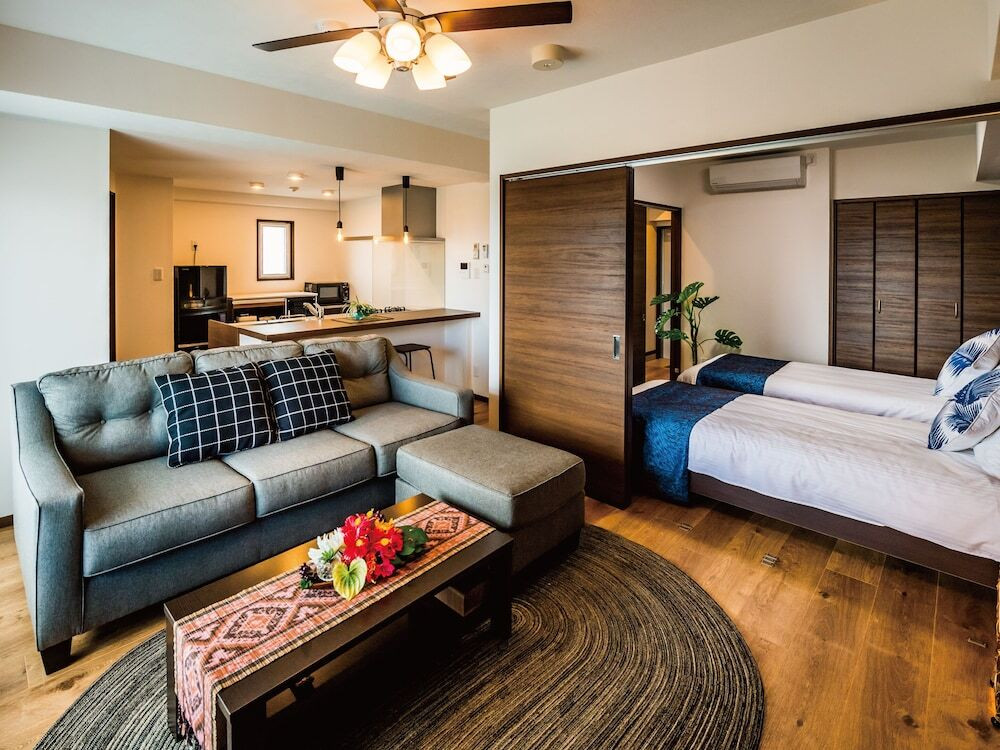 アメリカンビレッジを見下ろす。那覇空港からも観光地へもアクセス抜群3531001