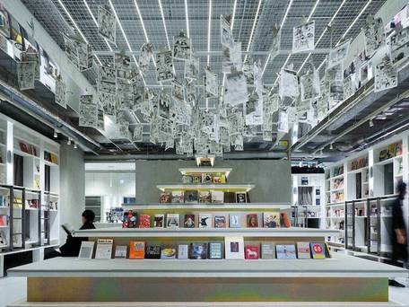 BOOK AND BED TOKYO 心斎橋店 / 1