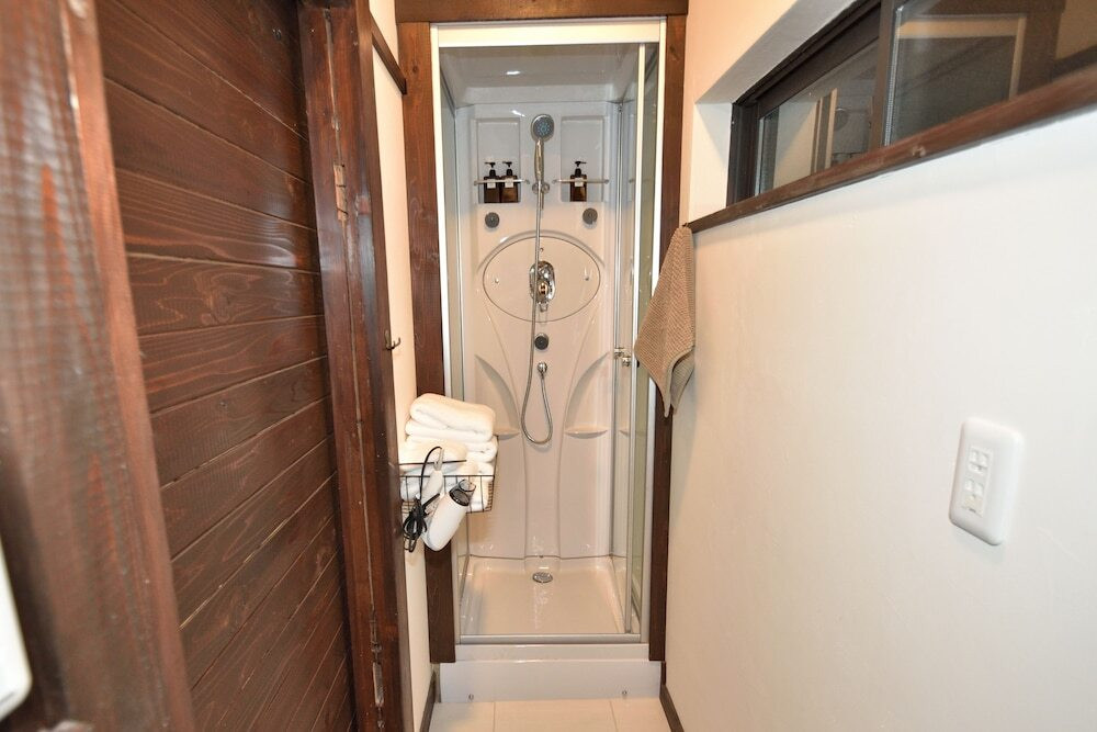 バスルームのシャワー