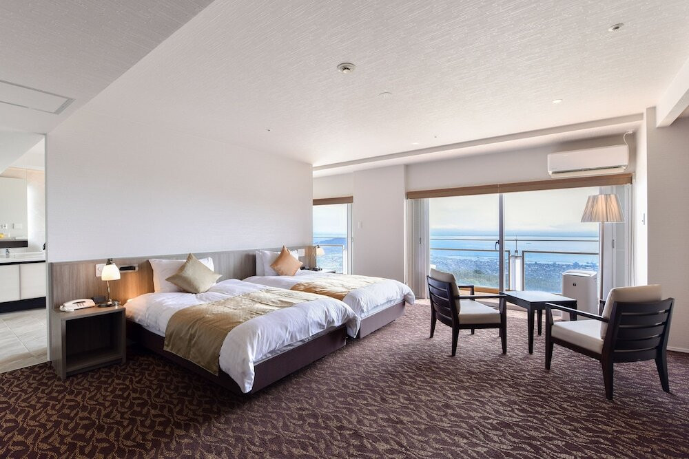 プールサイドバーで日常を忘れ贅沢な時間を4036418