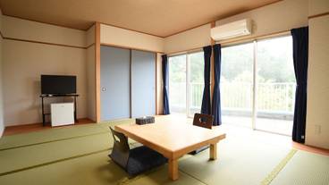 客室 / 3