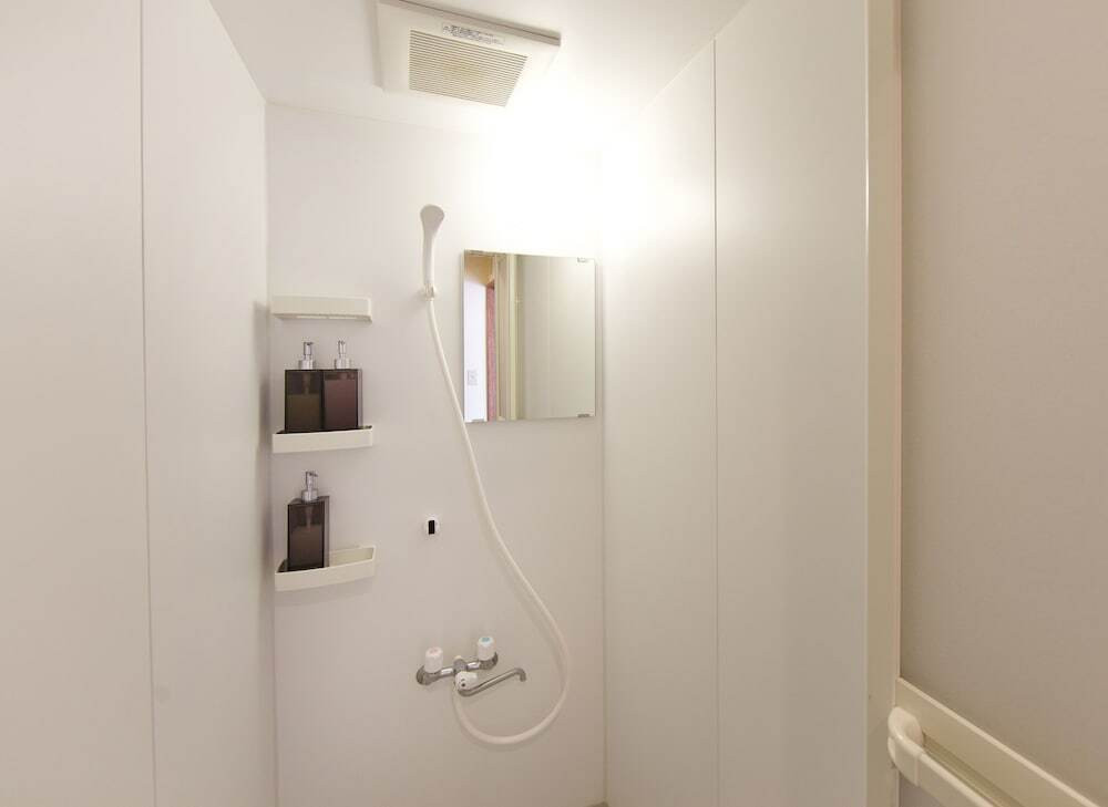 バスルームのシャワー