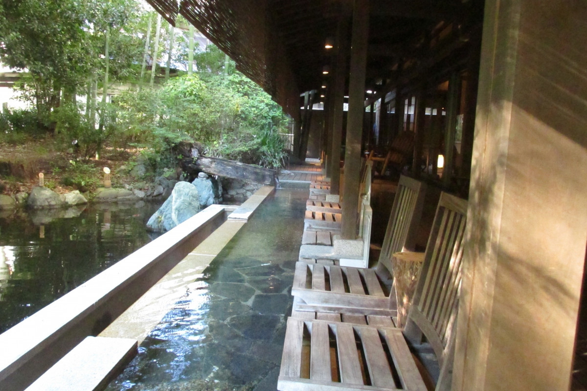 館内の足湯