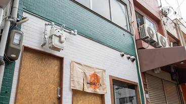 施設の入り口 / 12