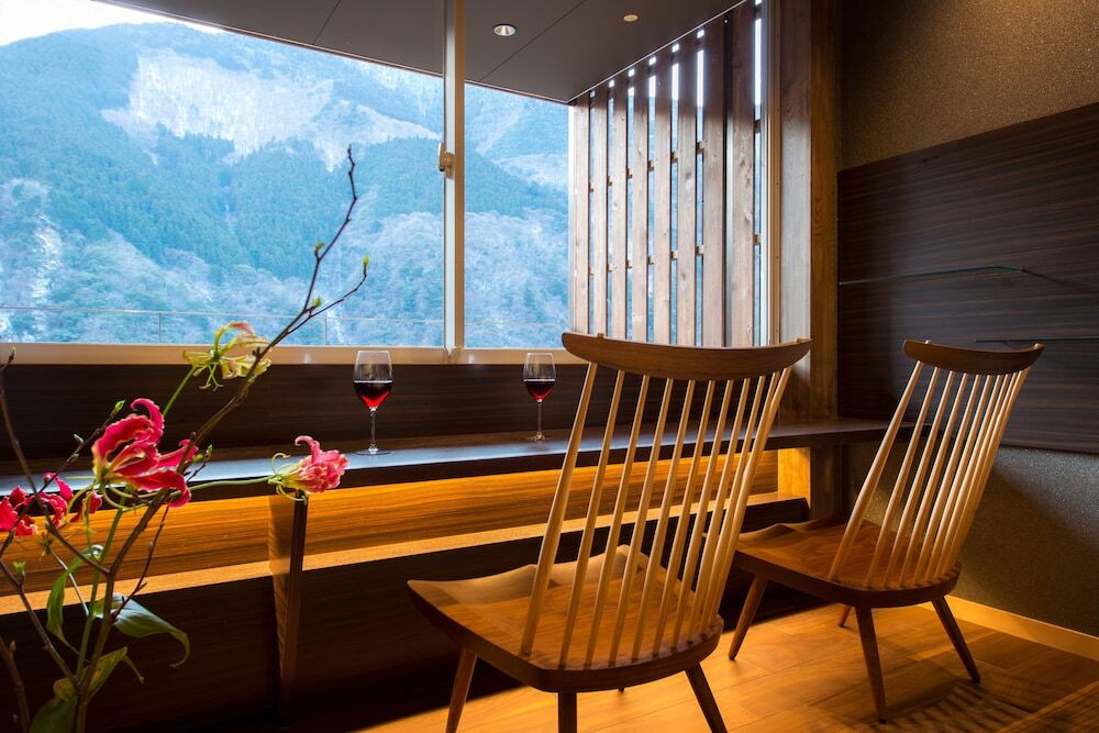 2.【徳島県】祖谷温泉 ホテル祖谷温泉4239040