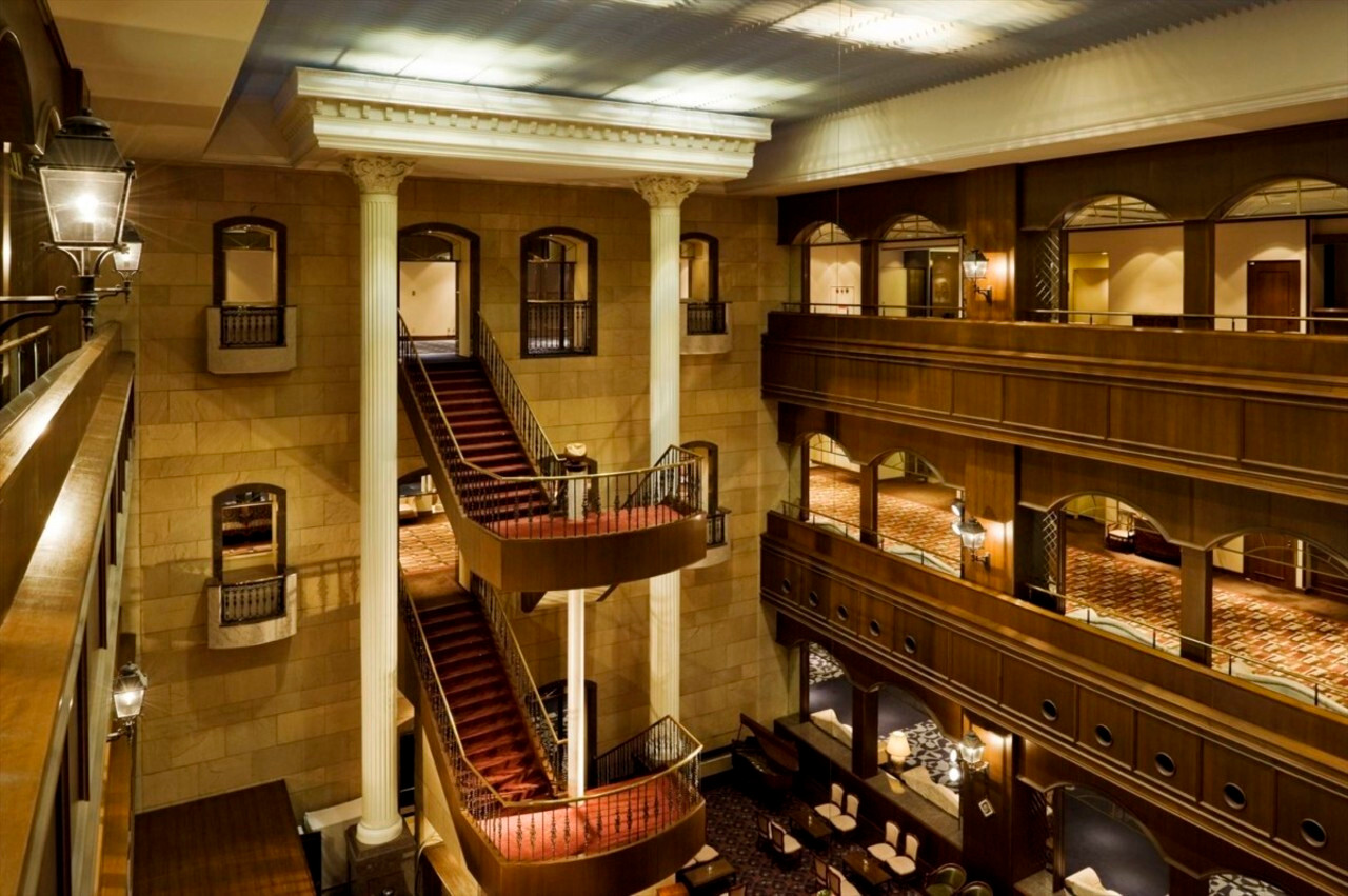 英国調の落ち着いた空間に2人の気分もアップ♡4037616