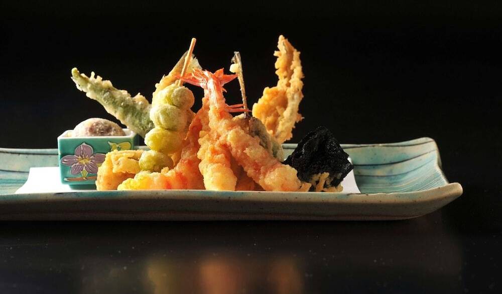 夕食はよりどりみどり
豊富なダイニング / 2