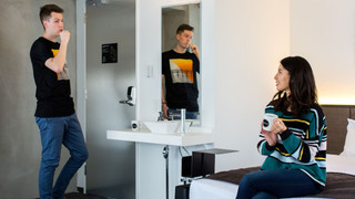 ダブルベッドルーム (共用バスルーム)