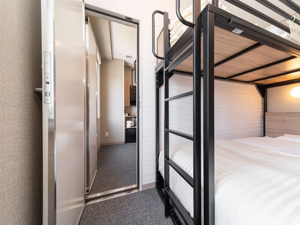 客室内のダイニングエリア