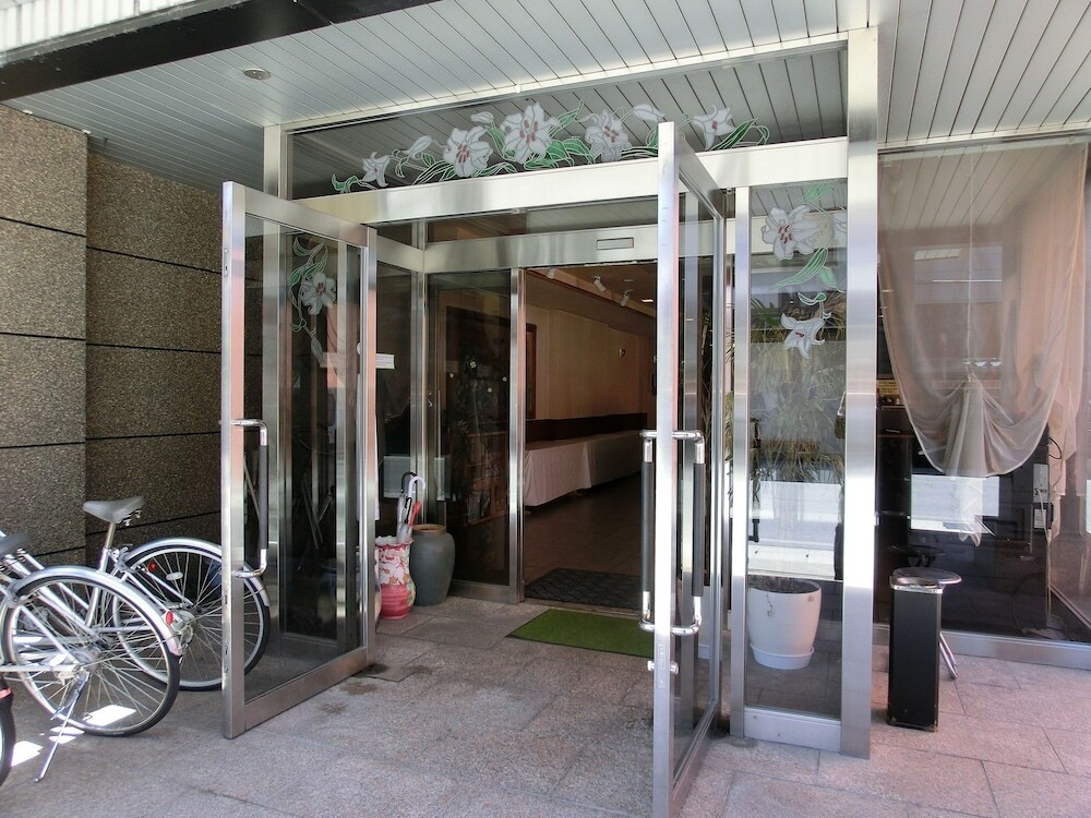 施設の正面