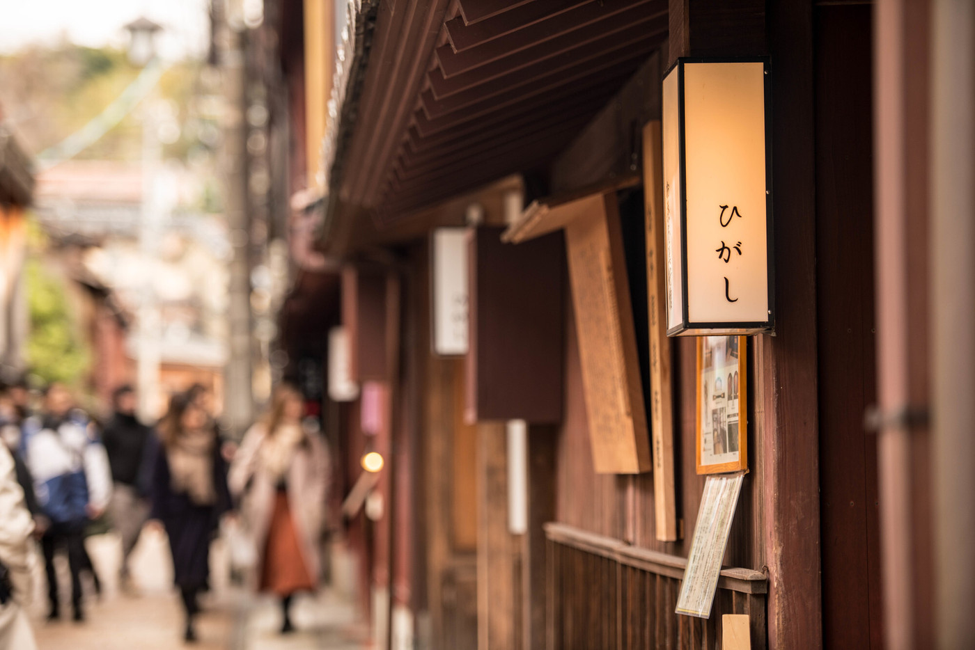 ひがし茶屋街の観光客