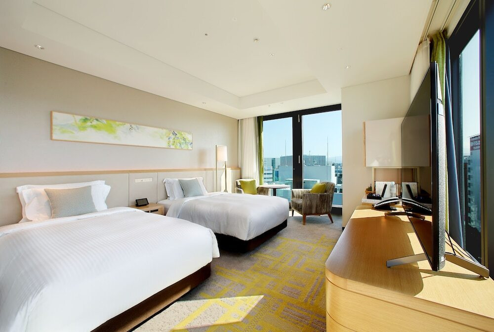 JR博多駅チカで、天然温泉SPAに癒やされる4573441