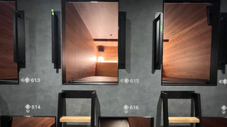 カプセルルーム2室 上段 男性用ドミトリー 禁煙