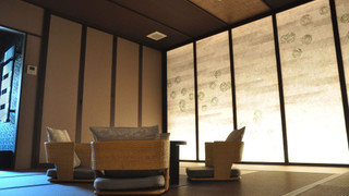 2階 木漏れ日の間 (しゃぶしゃぶ) 客室露天風呂付+個室お食事処