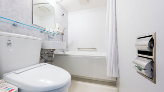 シングルルームセミダブルサイズベッド 1 台 喫煙可