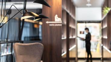 ロビー応接スペース / 8