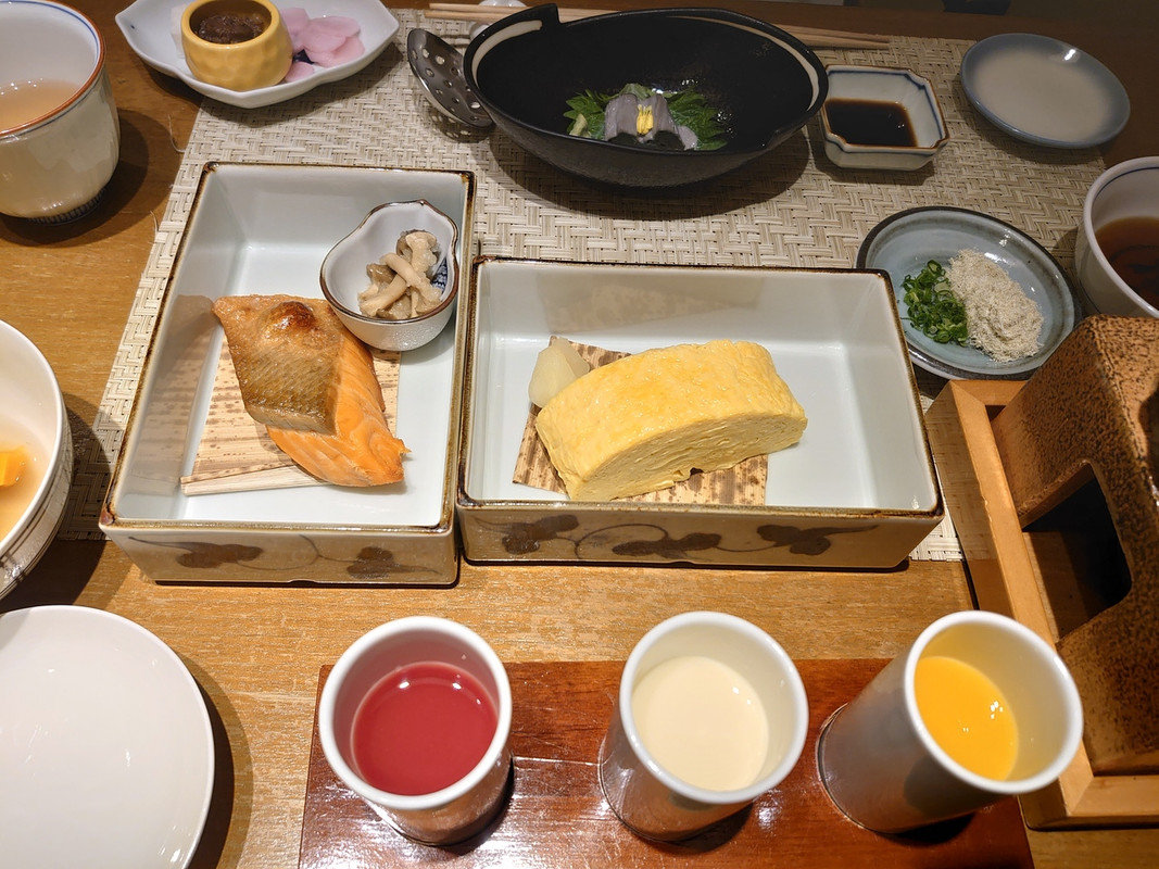 朝食のだし巻き玉子