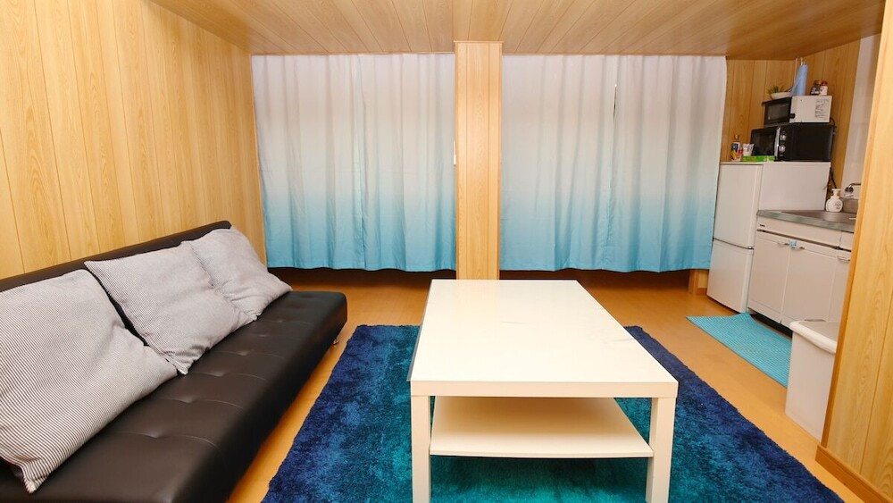 客室内のダイニングエリア