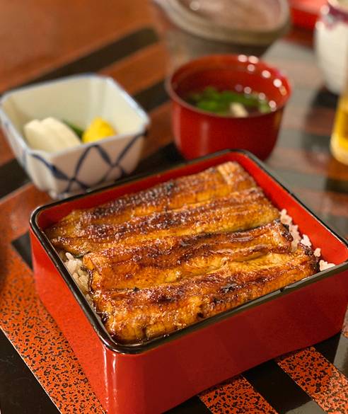 富士山の湧き水で
うなぎが美味しい / 1