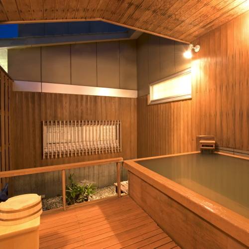 朝日きらめく海を眺めて
温泉を心ゆくまで / 3