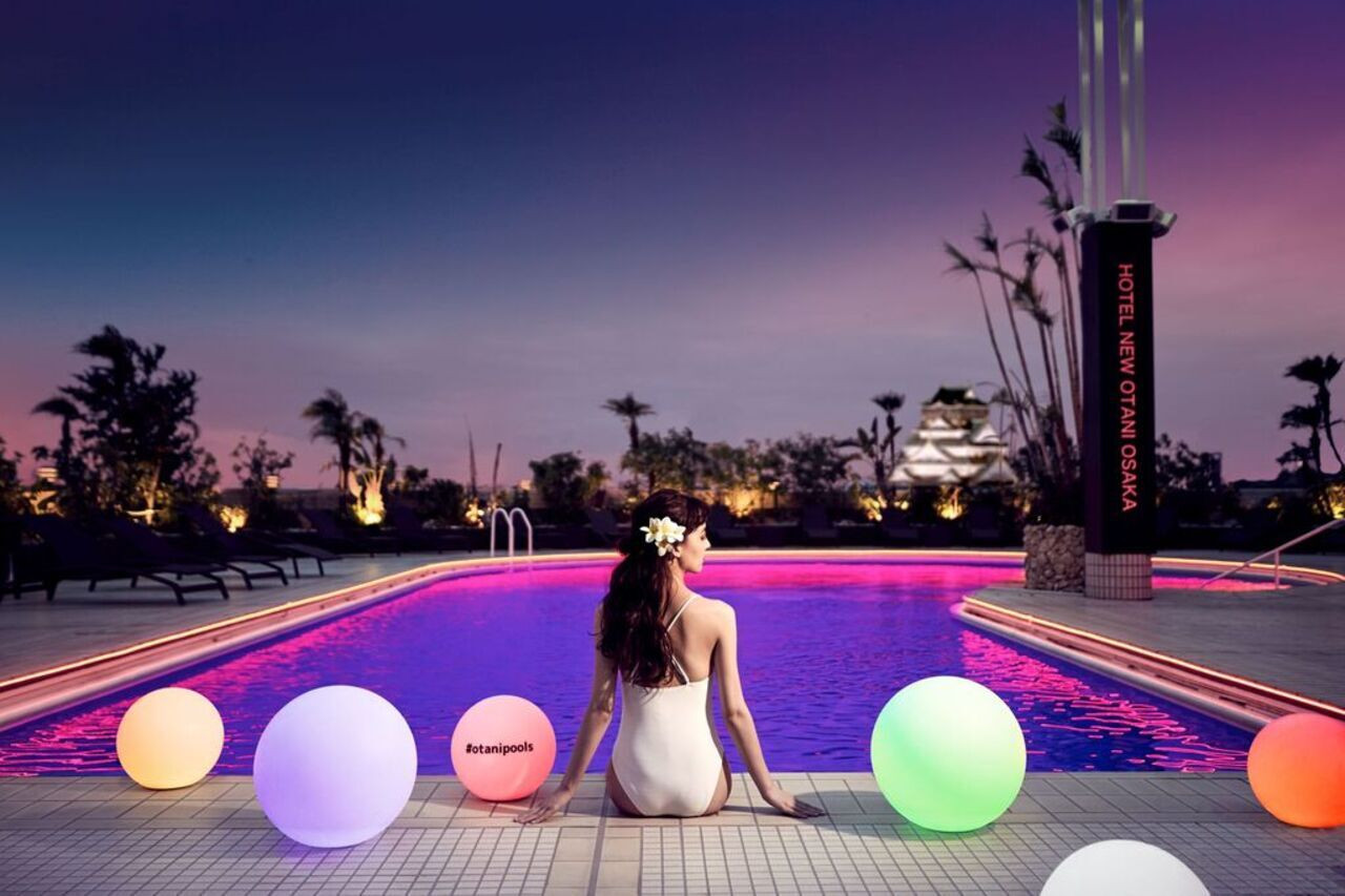 女子旅 リゾート プールサイト