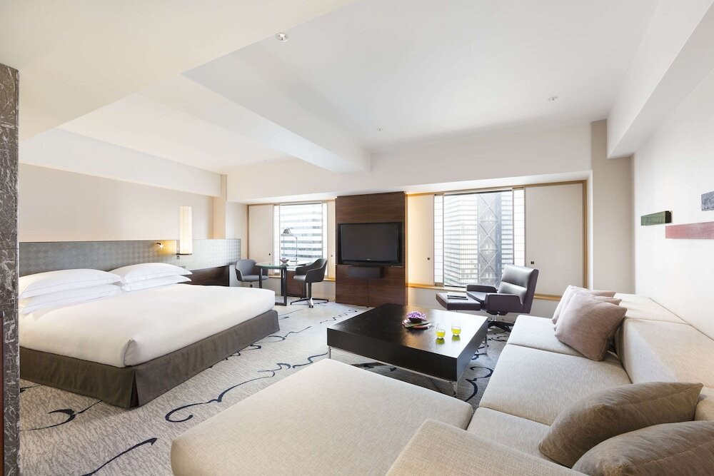 3つのゾーンを備えたラウンジで新宿のパノラマビューにうっとり4756640