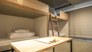 4 人部屋 専用バスルーム