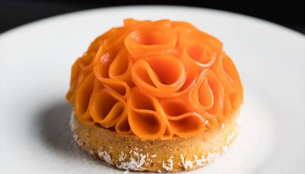 ディナータイムは
煌めく夜の銀座を楽しむ / 3