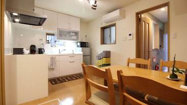 客室内のダイニングエリア / 25