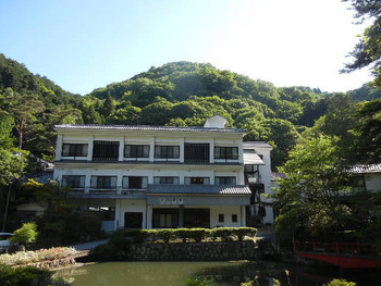 朝夕とも部屋食！明治7年創業の⽼舗旅館3457305