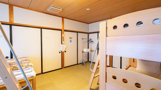 ファミリールーム 共用バスルーム (大人5名)