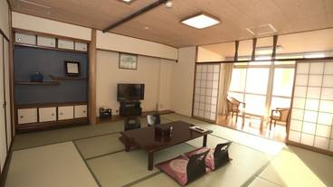 客室 / 13