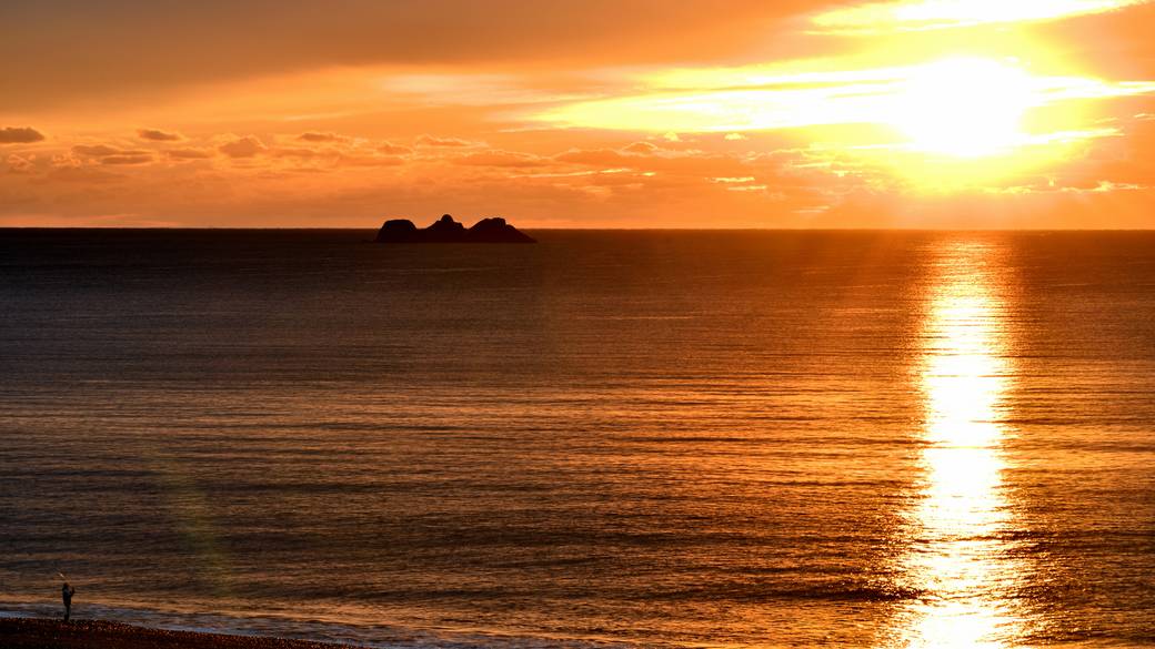 七里御浜海岸の朝日① / 1
