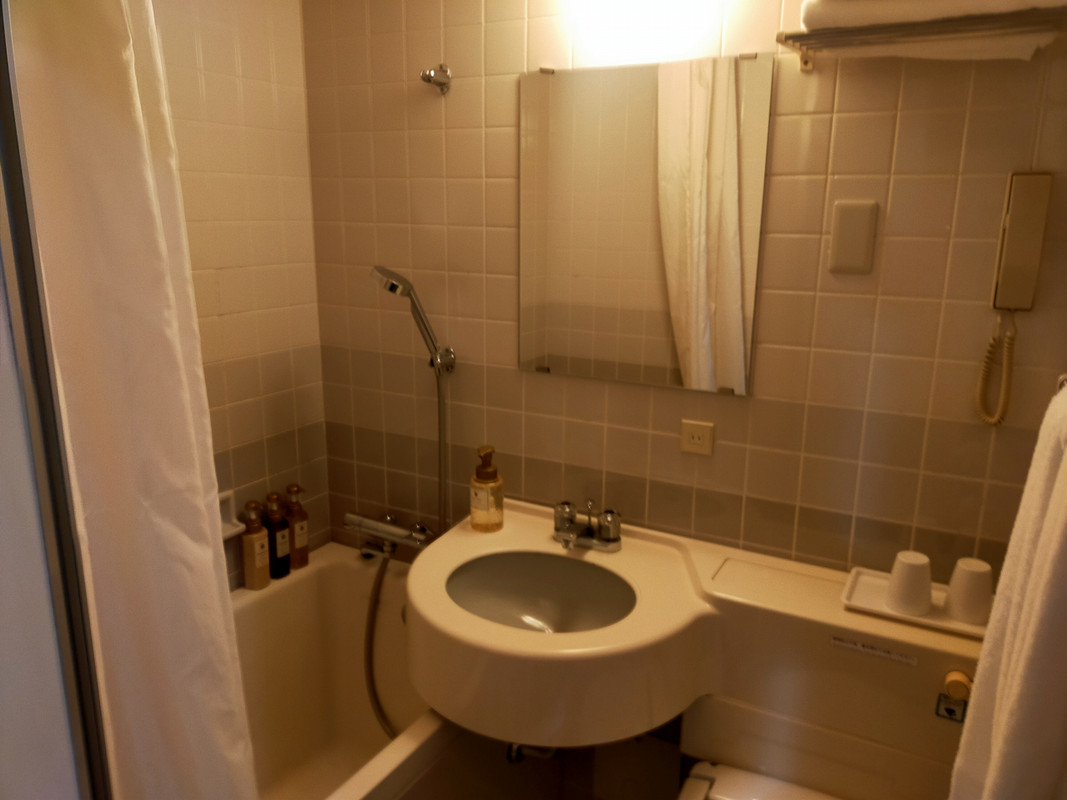 水回りが少し古そうに見えるがまあ実用的には問題なし