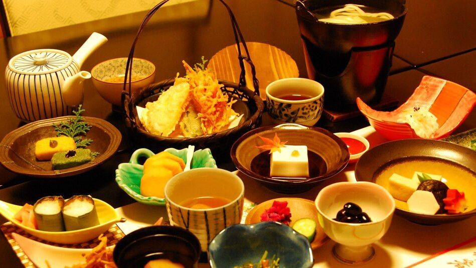 まるで料亭?文化財の書院でいただく絶品懐石料理3720858