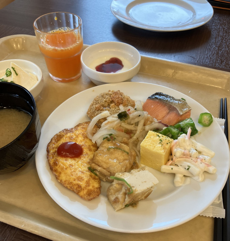 朝食ブッフェ~無料なり