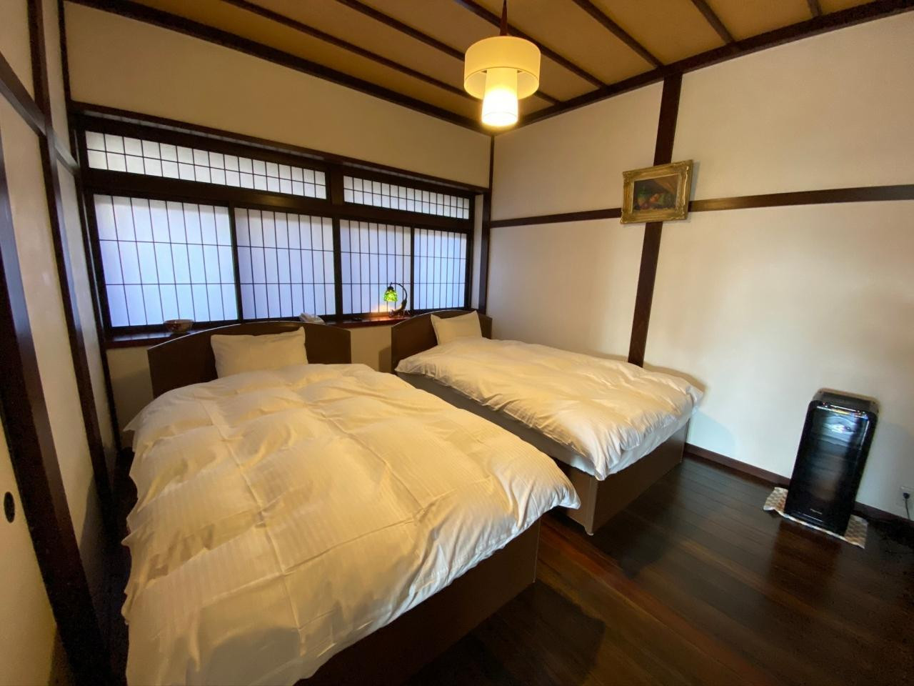 どこか懐かしい客室でボーっと海を眺めて3712278