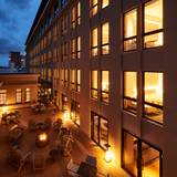 ラウンジ＆パティオで
焚き火にあたる非日常 / 1