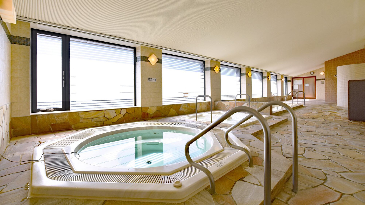 ヨーロピアンクラシカルなスパ付きホテル♡3358124