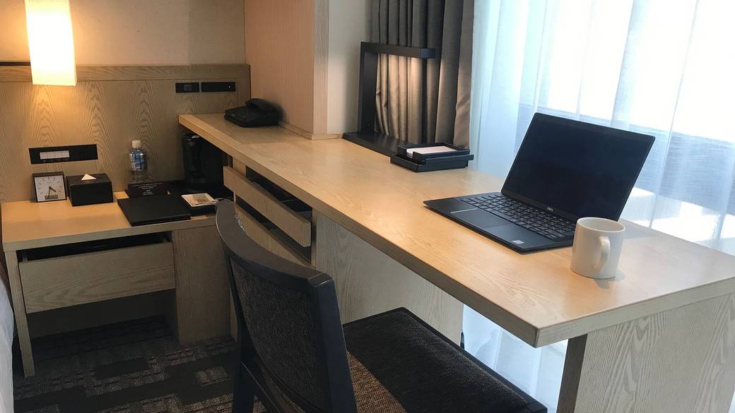 大きな窓がある
開放的な客室 / 4